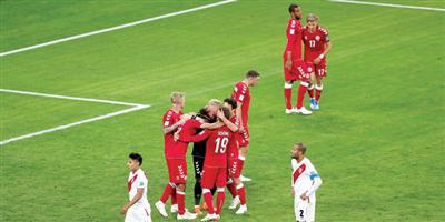 «الفيفا» راض تماماً عن تقنية حكم الفيديو المساعد  