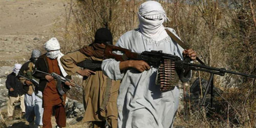 طالبان تحتجز 80 من قوات الأمن الأفغانية كرهائن 