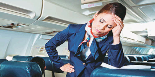العاملون بالرحلات الجوية أكثر عرضة للإصابة بـ«السرطان» 