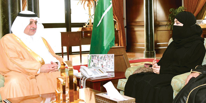 الأمير فهد بن سلطان يستقبل المحامية آلاء الحربي كأول فتاة تحصل على رخصة محاماة بتبوك 