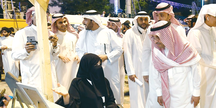  الرئيس التنفيذي لهيئة الثقافة خلال تدشين فعاليات الأيام الثقافية في عسير