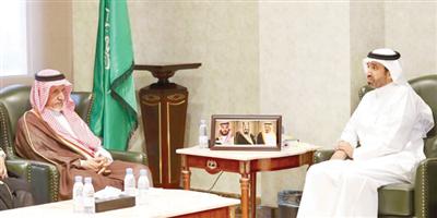 نائب وأعضاء لجنة أهالي البكيرية يزورون وزير العمل والتنمية الاجتماعية 