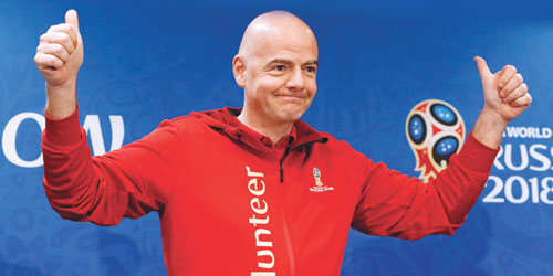  رئيس الاتحاد الدولي (فيفا) جاني إنفانتينو خلال المؤتمر الصحفي