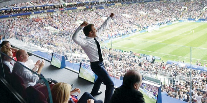  ماكرون في ملعب لوجنيكي متفاعلا مع فوز منتخب بلاده بكأس العالم