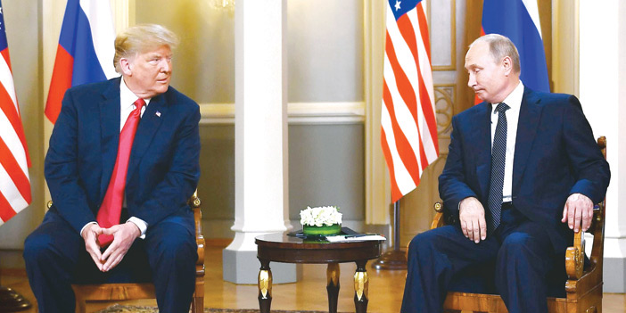  الرئيسان الأمريكي والروسي خلال لقائهما في قمة هلسنكي