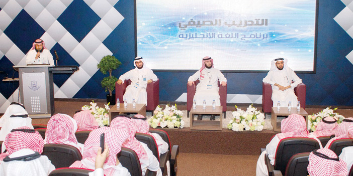  د. المقبل خلال زيارته جامعة الملك سعود