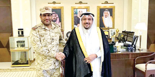  سمو أمير القصيم خلال استقباله اللواء الركن محمد العتيبي