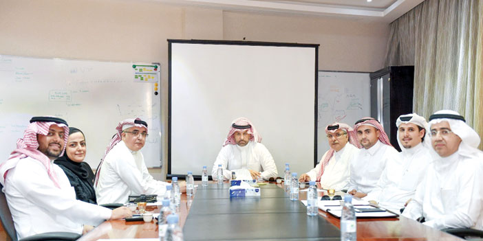  أعضاء مجلس إدارة اتحاد البولو خلال اجتماعهم