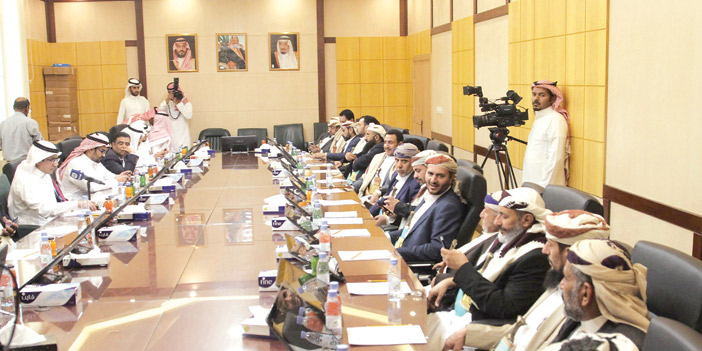 وزارة الإعلام تقيم ندوة نقاش لشيوخ القبائل اليمنية 