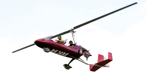  طائرة الجايروكبتر خلال تحليقها ضمن مهرجان الجبل الأبيض في خيبر
