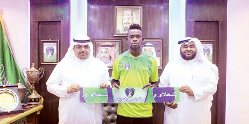  الطفيل وقع مع العاجي سيلا داودا