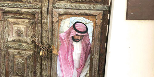 وزير الثقافة يتفقد مشروع جدة التاريخية 