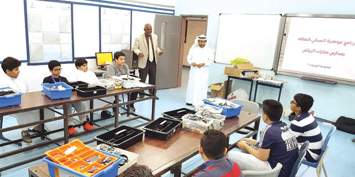  المجلي خلال زيارته الوحدات