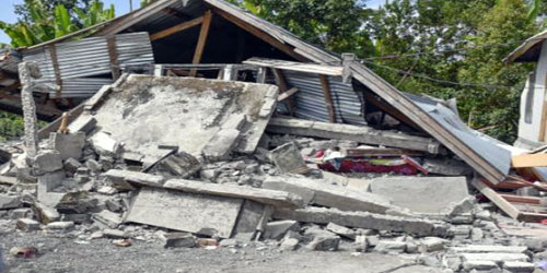 مقتل العشرات جراء زلزال قوي في إندونيسيا 