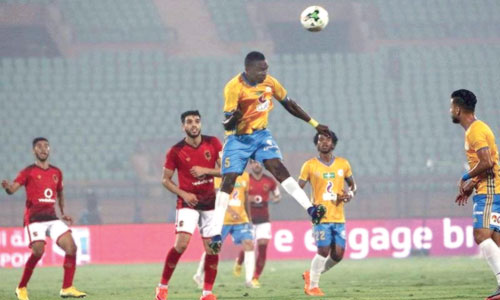 الأهلي يفلت من الهزيمة ويتعادل مع الإسماعيلي في الوقت القاتل 