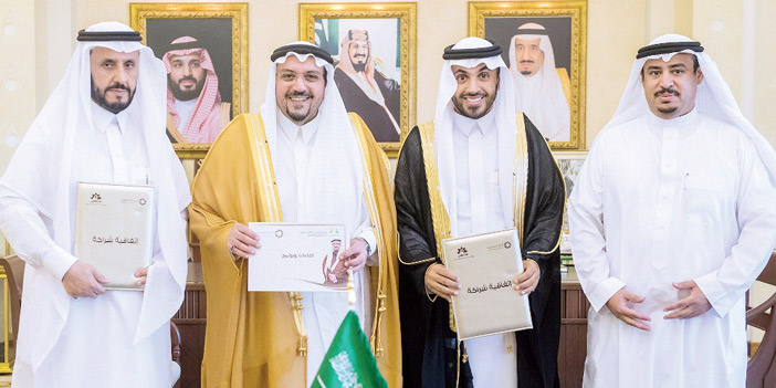  لقطتان من مراسم تدشين أول مشاريع مؤسسة سموه المجتمعية