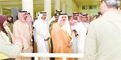 أمير منطقة تبوك يتفقد مدينة الحجاج في حالة عمار 