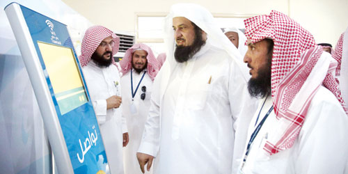  السند يتفقد المراكز التوجيهية بمكة