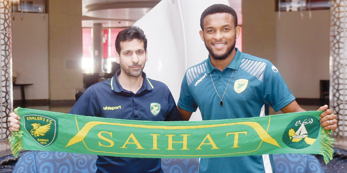  العبدرب النبي وانداي بعد توقيع العقد