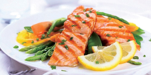 النظام الغذائي الغني بالخضراوات والأسماك قد يحد من مرض التصلب المتعدد 