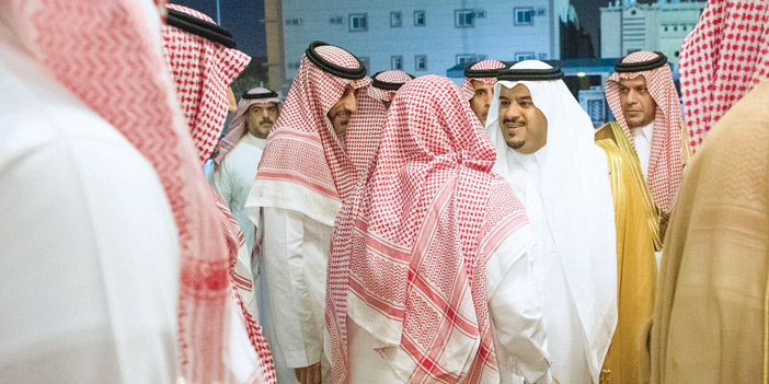  أمير منطقة الرياض بالنيابة خلال تعزيته في وفاة حجاب بن نحيت