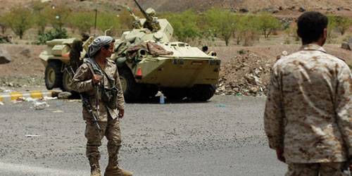 الجيش اليمني يقترب من قطع الإمداد بين صنعاء والحديدة 