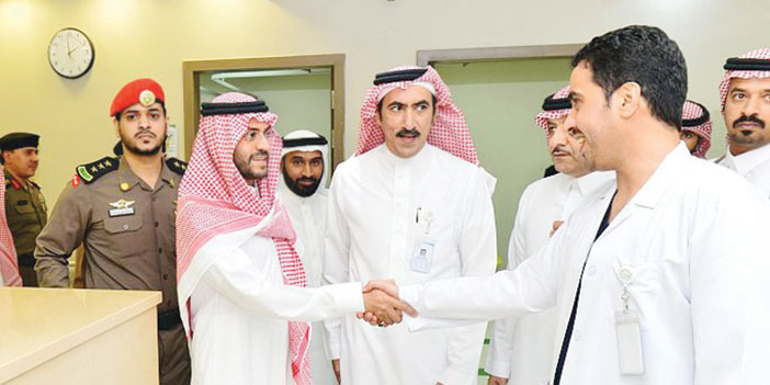  نائب أمير منطقة حائل خلال زيارته مستشفى الملك سلمان