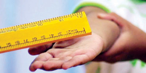 العصا تعود للمدارس الأمريكية 