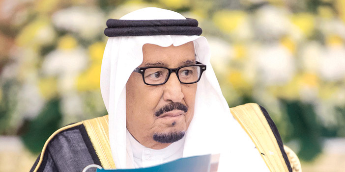  خادم الحرمين الشريفين خلال ترؤسه جلسة مجلس الوزراء