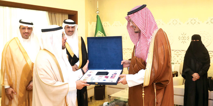  من استقبال مدير جامعة الملك فيصل ووكلاء وعمداء الجامعة