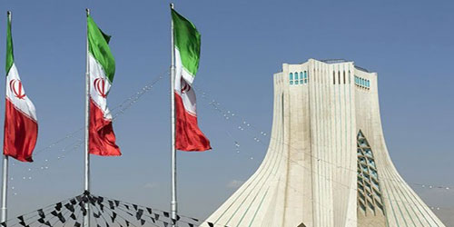 إيران تستهدف الأجانب ومواطنيها ثنائيي الجنسية 
