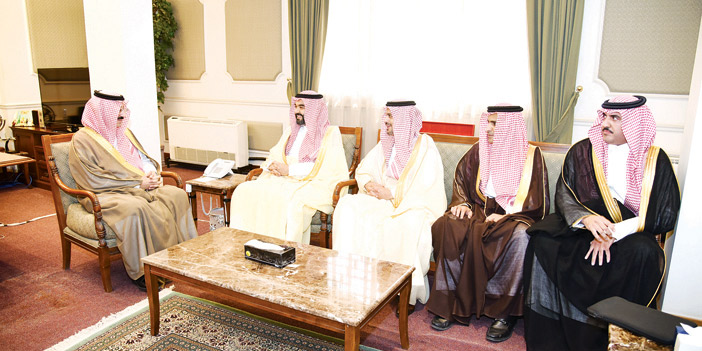  الأمير بدر خلال استقباله وزير الاتصالات