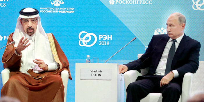  الوزير الفالح خلال مشاركته في منتدى أسبوع الطاقة الروسي.
