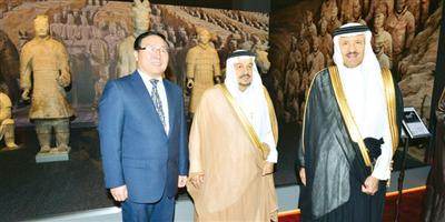 الأمير فيصل بن بندر يزور معرض «عهد الوفاء» و«كنوز الصين» 
