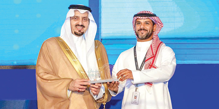  الأمير فيصل بن خالد يسلم الغامدي تكريم التعاونية