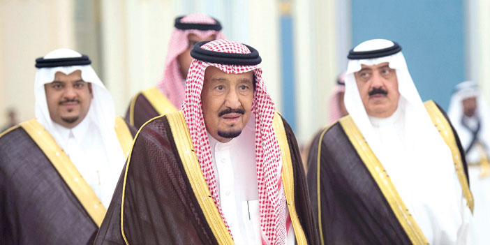  خادم الحرمين الشريفين خلال الاستقبال