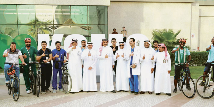  قيادات المدينة يشاركون في صورة جماعية