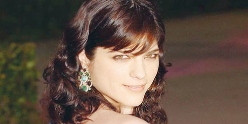 سلمى بلير تعلن إصابتها بمرض التصلب المتعدد 