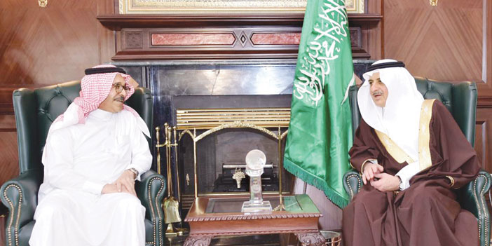   الأمير فهد بن سلطان مستقبلا المهندس النصر