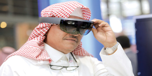  التطبيق يعتمد على نظارة خاصة