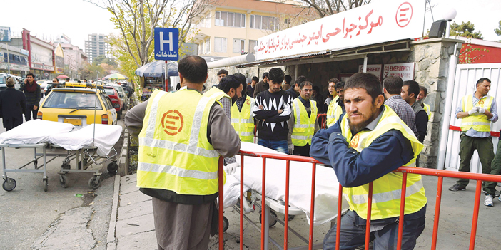 إسعاف المتضرّريين من الإنجار في العاصمة الأفغانية