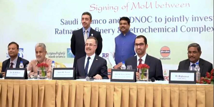 أرامكو السعودية و «أدنوك» توقعان اتفاقية تعاون إستراتيجي في مجال الغاز 