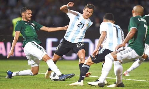 ديبالا يقود الأرجنتين إلى الفوز على المكسيك 2 -صفر 