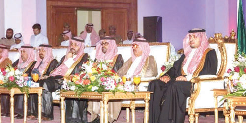  سمو أمير المنطقة يرعى حفل جائزة التميز