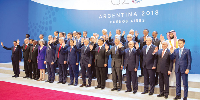  قادة دول مجموعة العشرين في صورة جماعية قبيل بدء اجتماعاتهم في بيونس آيرس