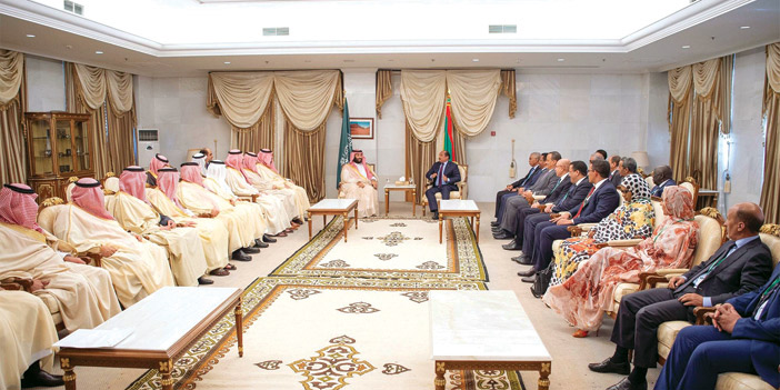  ولي العهد والرئيس الموريتاني خلال جلسة المباحثات