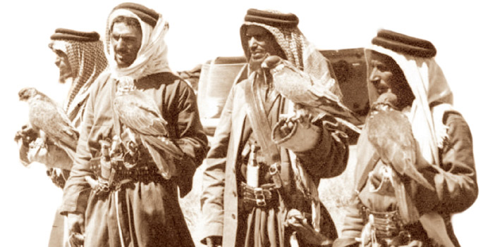  صور  تاريخية شاركت بها مكتبة الملك عبد العزيز في معرض الصقور والصيد السعودي