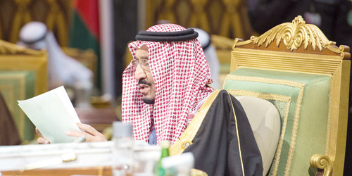  خادم الحرمين الشريفين في قمة خليجية سابقة