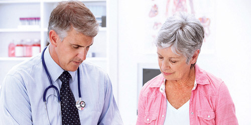 لماذا تسوء صحة النساء أكثر من الرجال في السن المتقدِّمة؟ 