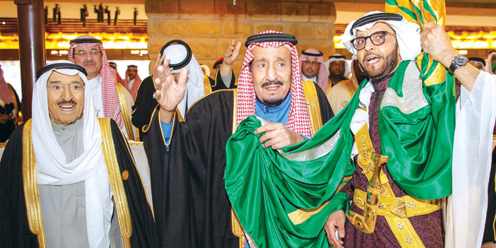 الملك خلال رعايته افتتاح مشروع تطوير حي الطريف بحضور قادة ورؤساء وفود دول مجلس التعاون